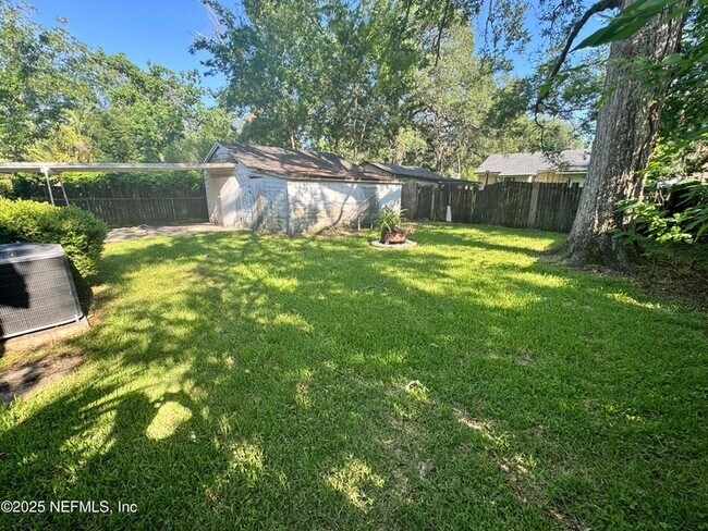 Building Photo - 4050 Dellwood Ave