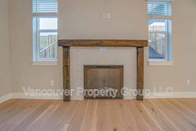 Building Photo - 2215 E Badger Wy