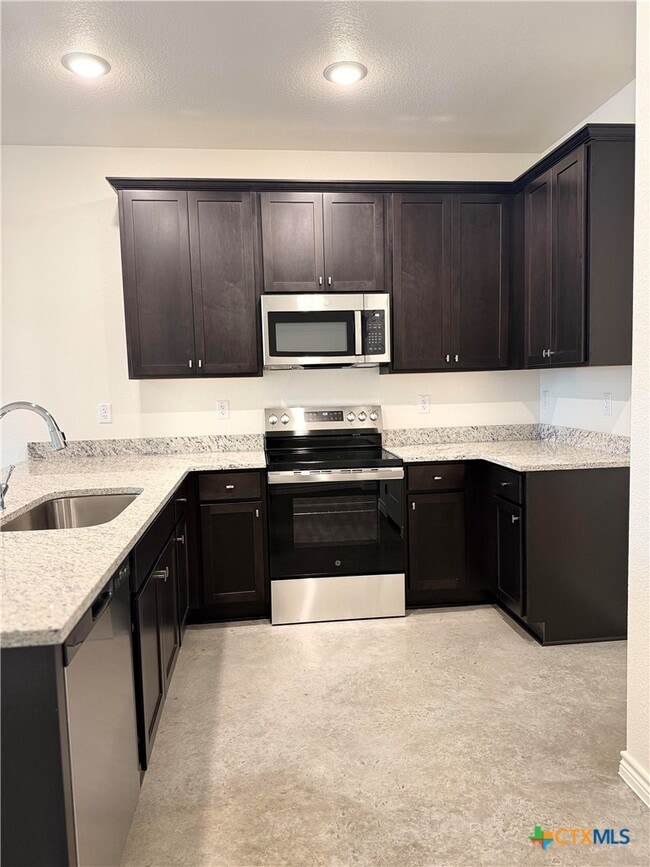 Building Photo - 8901 Ash Rd