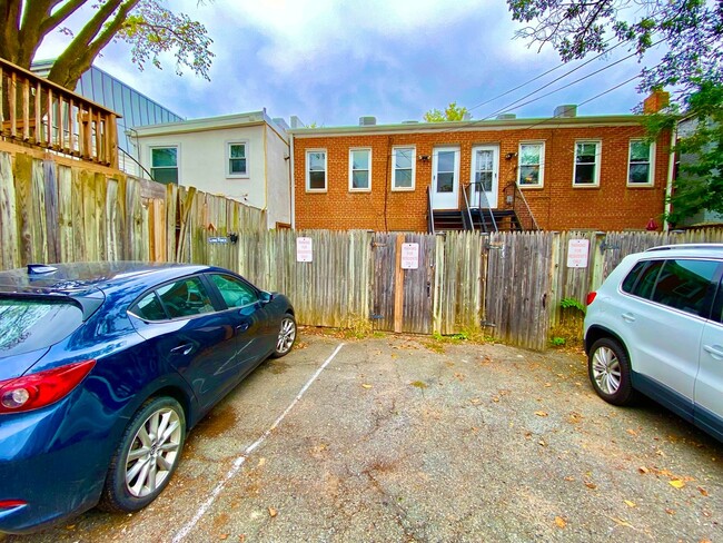 Building Photo - Captivating Capitol Hill Barracks Row Renovated 2 Bedroom Apt w/ Parking & Patio