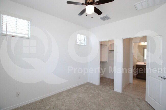 Building Photo - 8810 W Pasadena Ave
