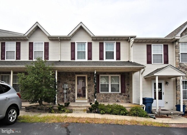 Building Photo - 4258 Red Oak Ct
