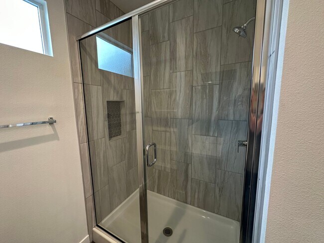 Building Photo - Experience Modern Elegance in this Summerl...