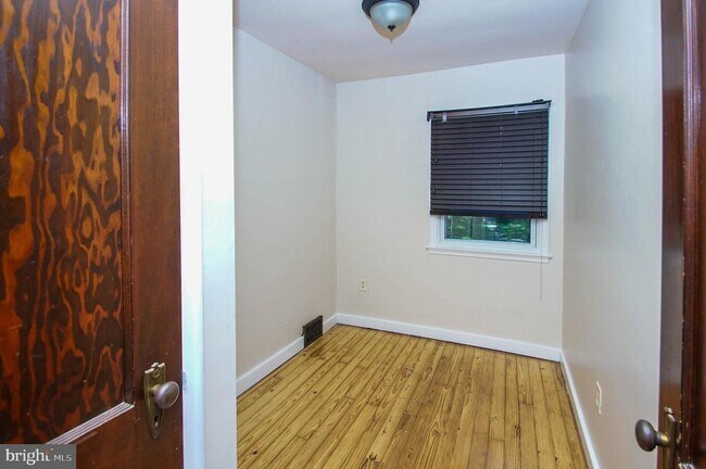 Building Photo - 201 Sycamore Rd