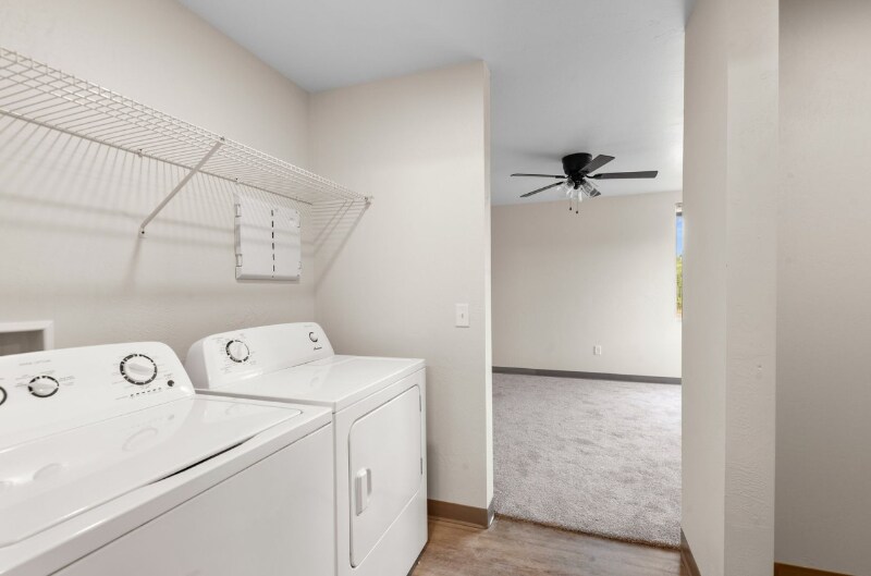 Building Photo - 352 Deschane Ave