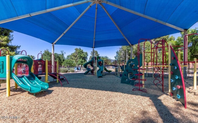 Building Photo - 280 S Elizabeth Way