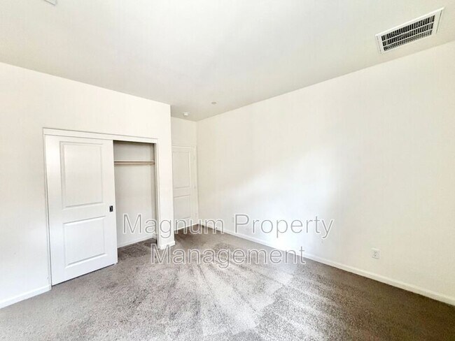 Building Photo - 25161 Harmony Ave