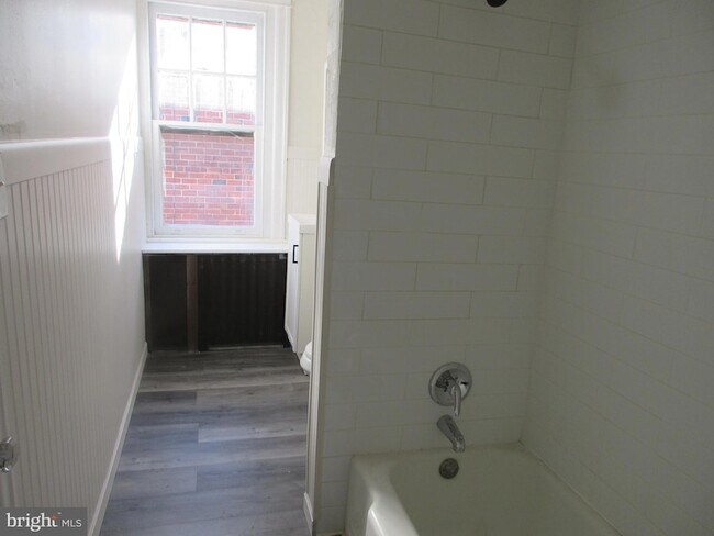 Building Photo - 4123-4100 Tyson Ave