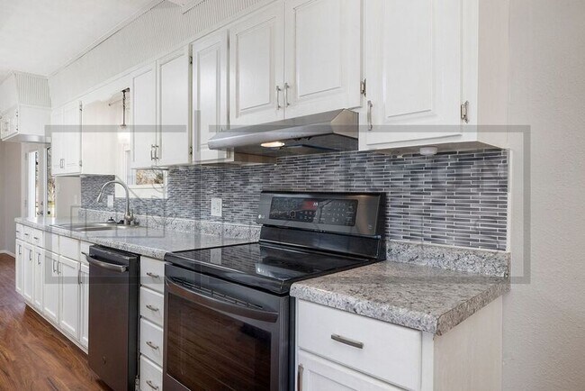 Building Photo - 5812 West Byp
