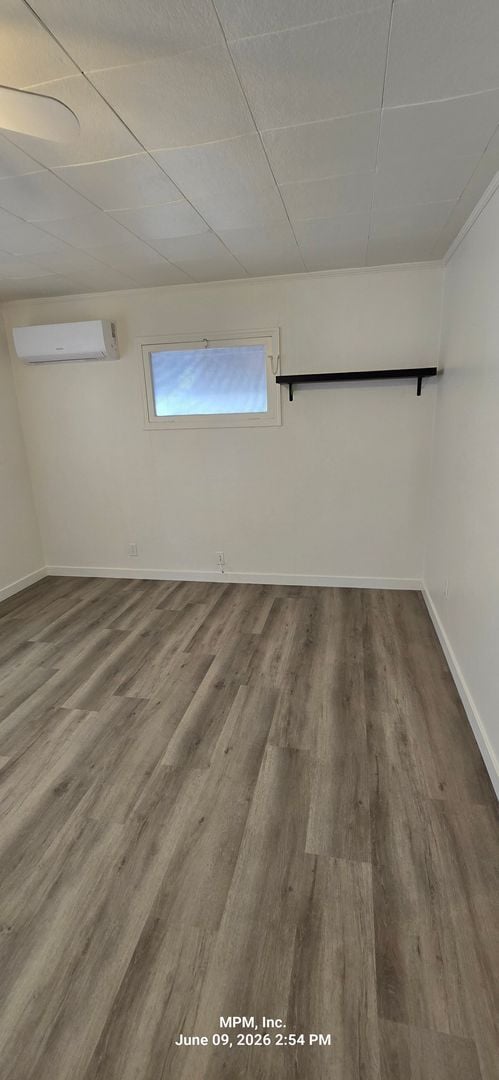 Building Photo - Large 1 bed 1 bath home on its own lot