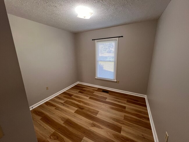 Building Photo - 3911 Manson Pike