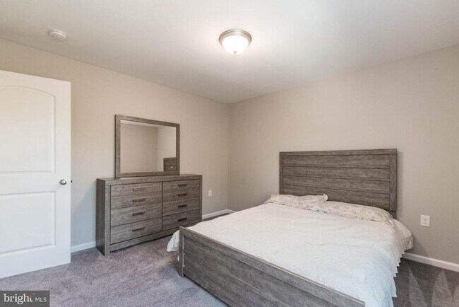 Building Photo - 342 Europa Way