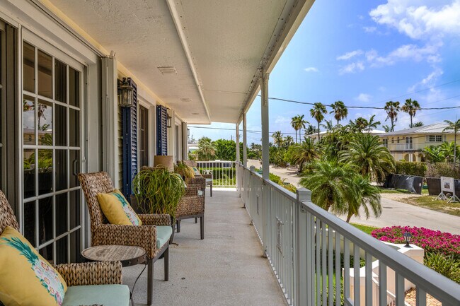Building Photo - 235 W Seaview Cir