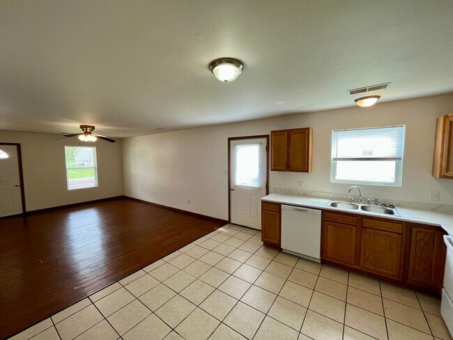 Building Photo - 64 Montee Dr