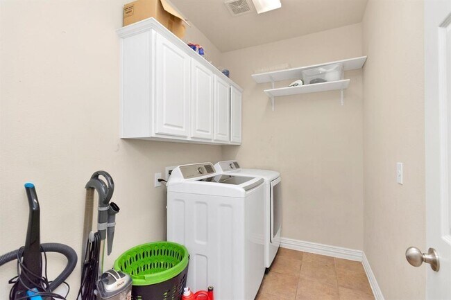 Building Photo - 26511 Cresent Cove Ln