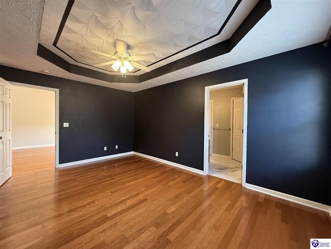 Building Photo - 115 Twin Oaks Dr