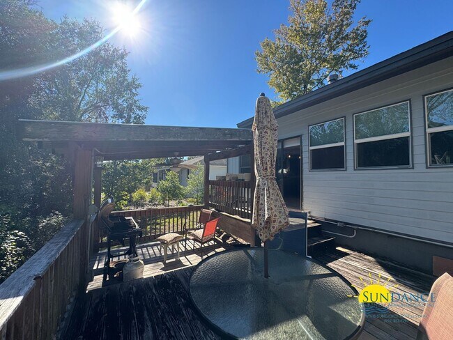 Building Photo - Charming 3 Bedroom Home in Niceville!