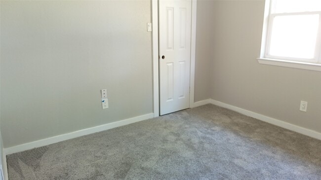 Building Photo - 2520 Northern Dr