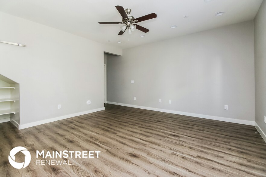 Building Photo - 1119 S Stapley Dr