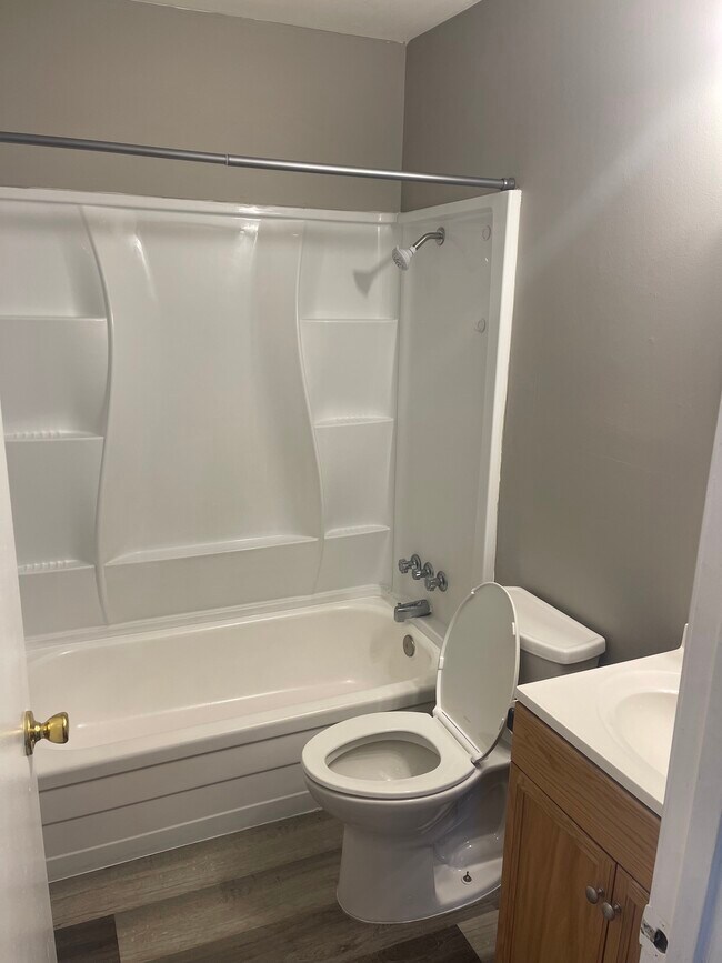 Building Photo - 10002 Livingston Ave