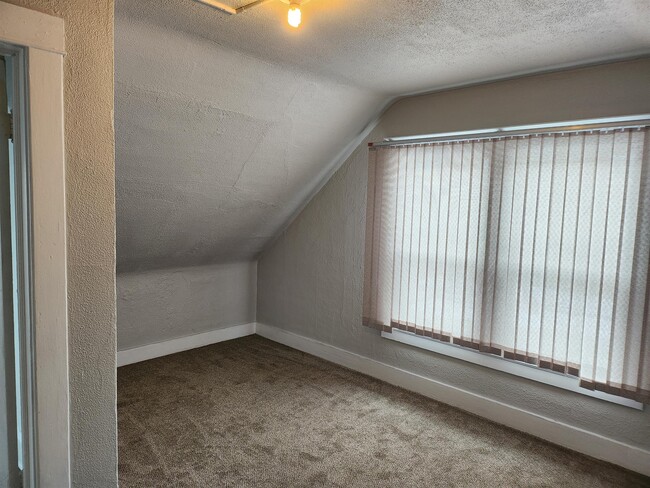 Building Photo - 610 W Water St