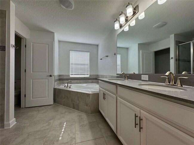 Building Photo - 9161 Cut Shot Dr