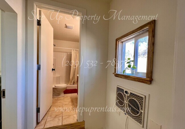 Building Photo - 6655 Jaquima Dr