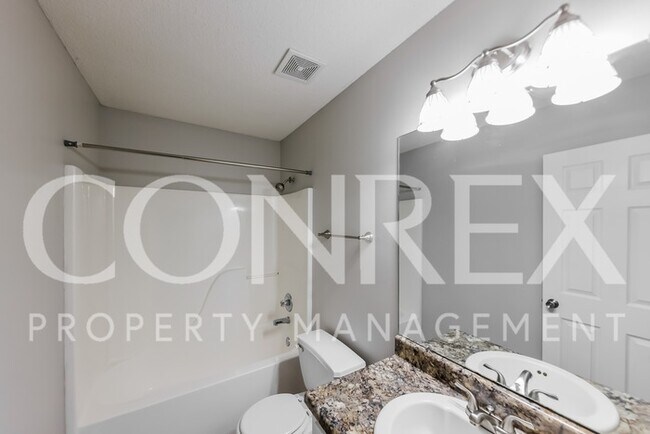 Building Photo - Fantastic 3 Bedroom