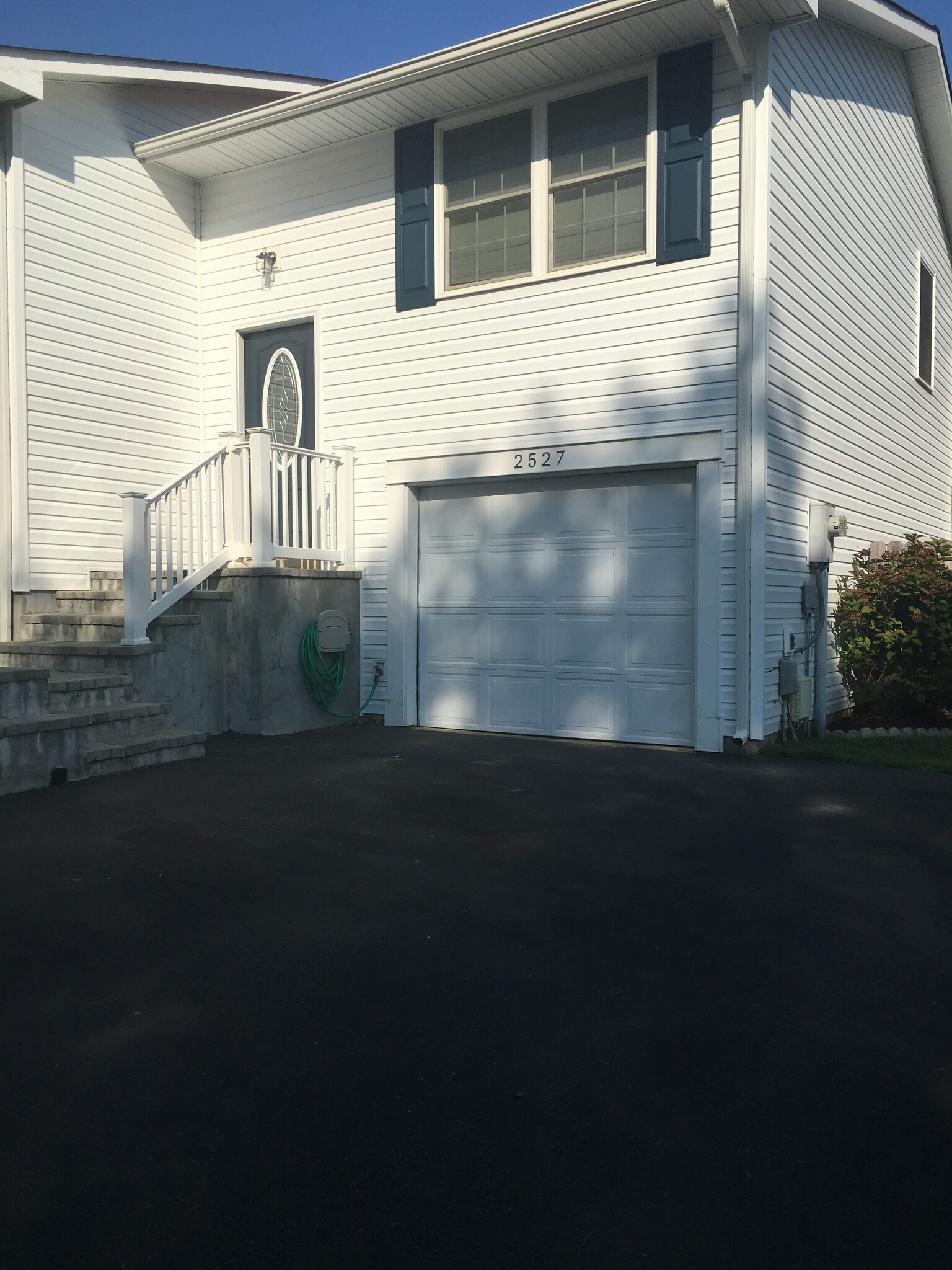 Building Photo - 2527 Vivaldi Ln