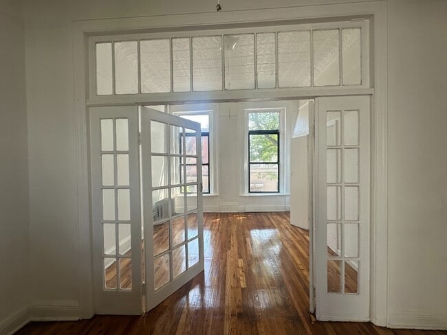 Primary Photo - 33 Woodhull St