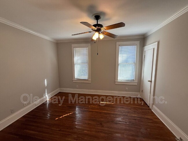 Building Photo - 110 Demouy Ave