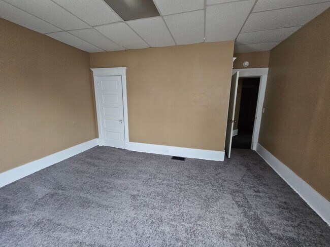 Building Photo - 1721 W Sherman Ave