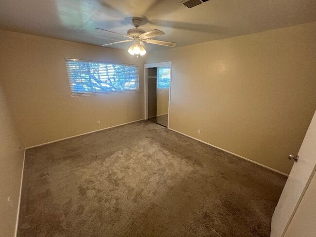 Building Photo - 1609 Poppy Way