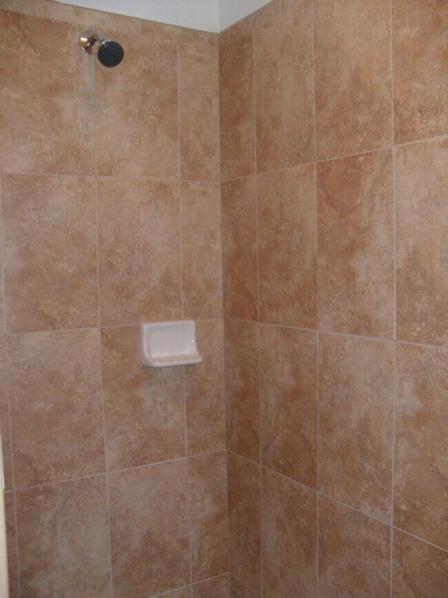 Building Photo - 1950-1952 Laverna Ave