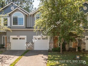 Building Photo - Beautiful Townhome in Quiet Neighborhood!