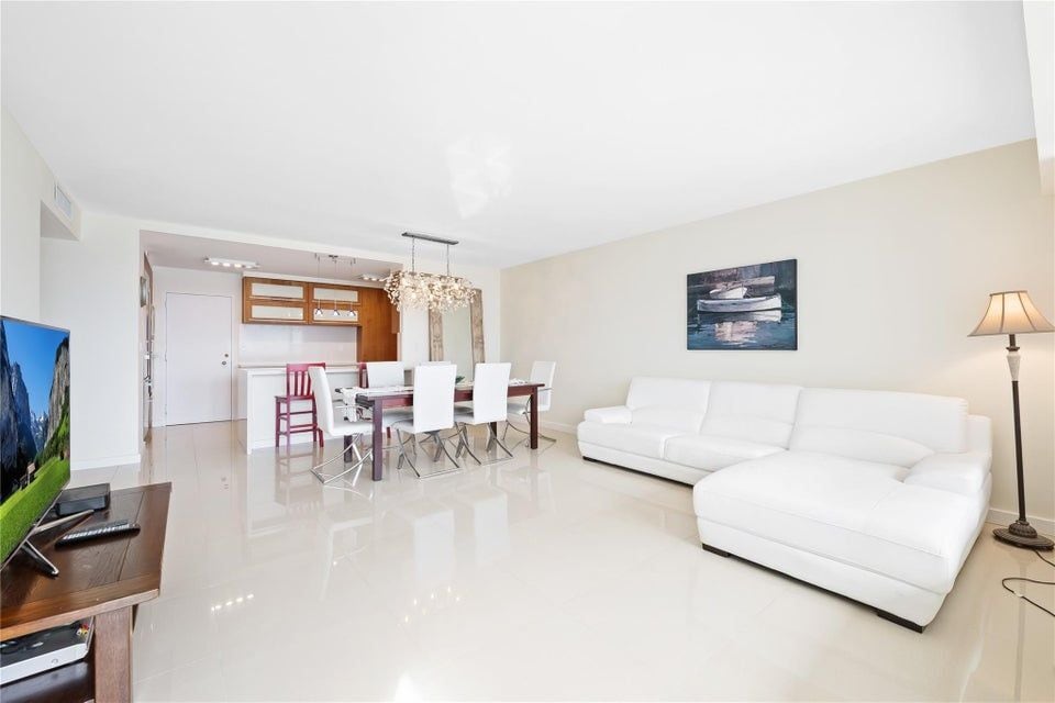 Building Photo - 3800 Galt Ocean Dr