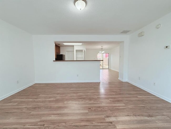 Building Photo - 130 Rush Haven