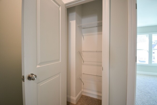 Building Photo - Gorgeous 2 Bedroom Townhome in Beachside Village