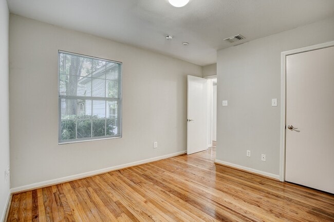 Building Photo - 1516 Story St