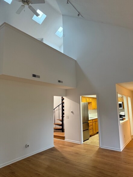 Building Photo - 900 Mix Ave