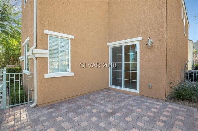 Building Photo - Beautiful 2 story Home in the NorthWest