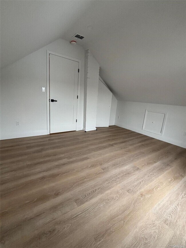 Building Photo - 1353 Old Northern Blvd