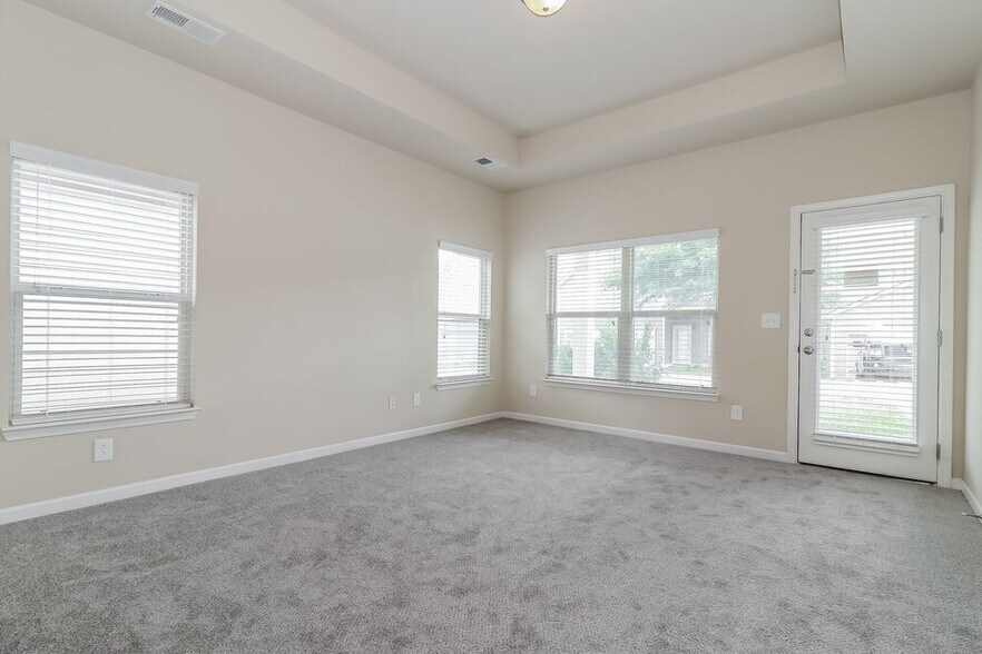 Building Photo - 181 Stillwood Dr
