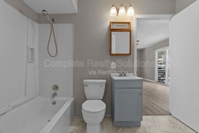 Building Photo - 409 Caithness Rd