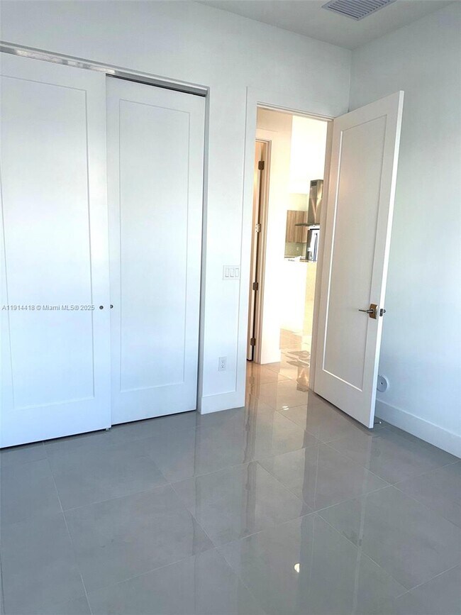 Building Photo - 1438 SW 23rd St