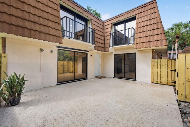 Building Photo - 183 Charter Way