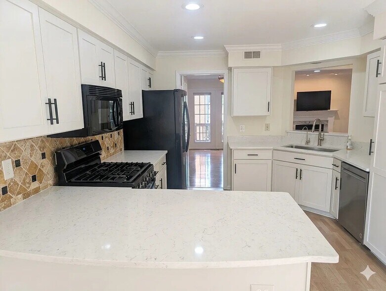 Building Photo - 11908 Matthews Ct