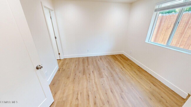 Building Photo - 936 Calle Pensamiento