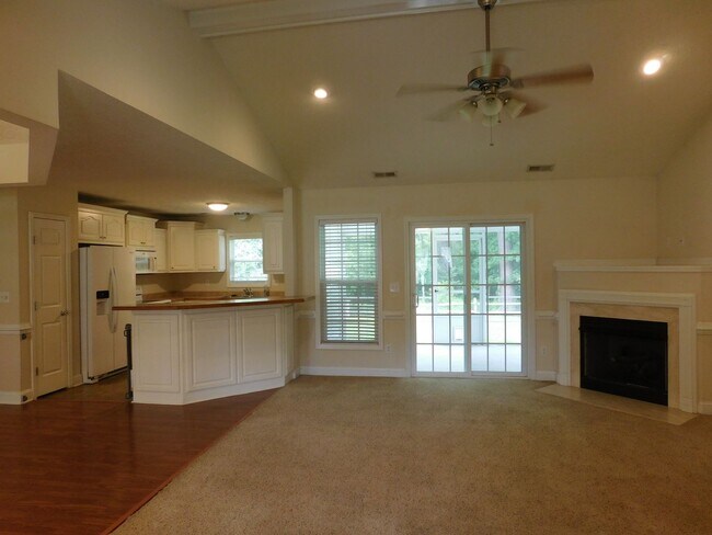 Building Photo - 408 Sweet Gum Way