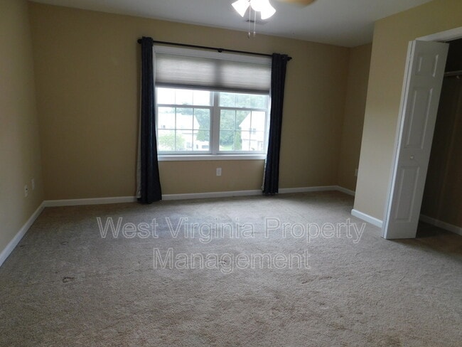 Building Photo - 198 Blackbird Village Cir